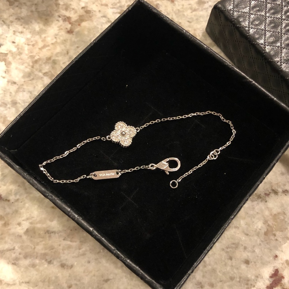Clover bracelet